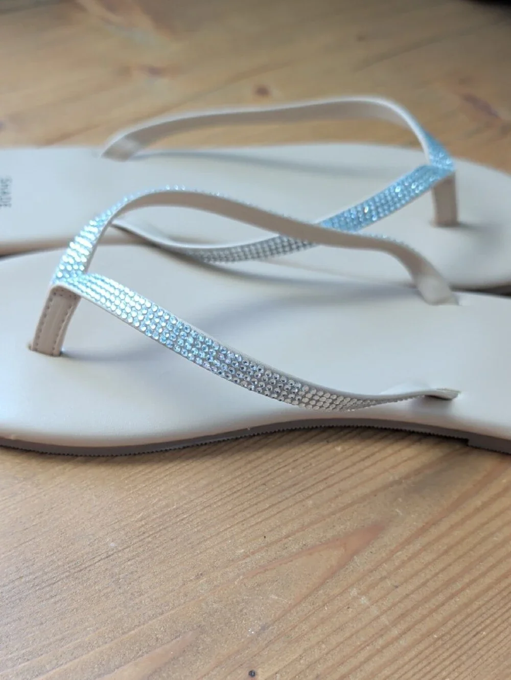 Shade & Shore Ivory Sandal Thongs with Sparkling Silver Straps